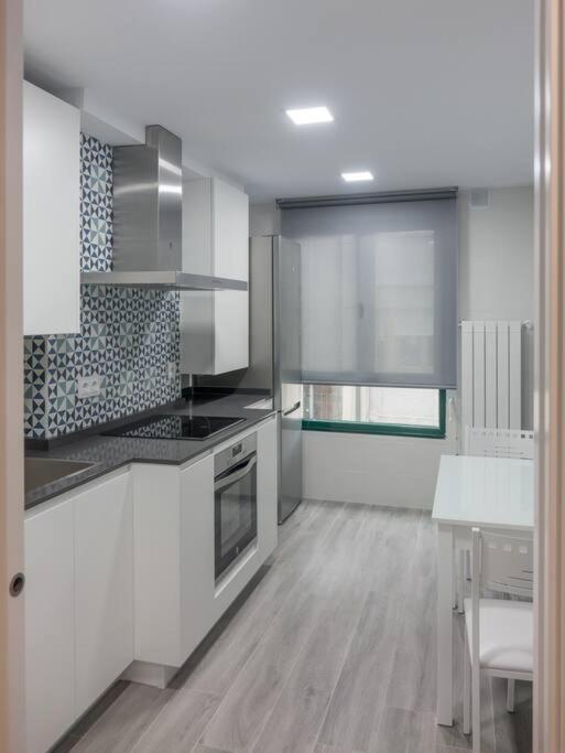 Sakura Homes Ponferrada Centro 8 Plazas المظهر الخارجي الصورة