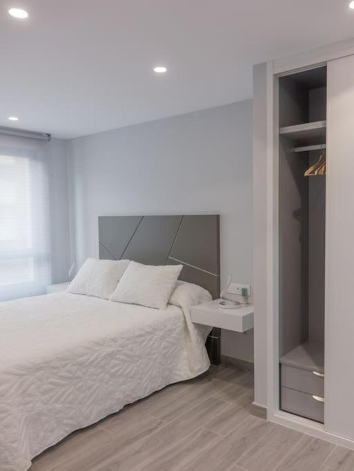Sakura Homes Ponferrada Centro 8 Plazas المظهر الخارجي الصورة